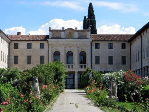 villa Costanza