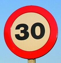 Limite a 30kmh - ritaglio (da facebook - DGT España)
