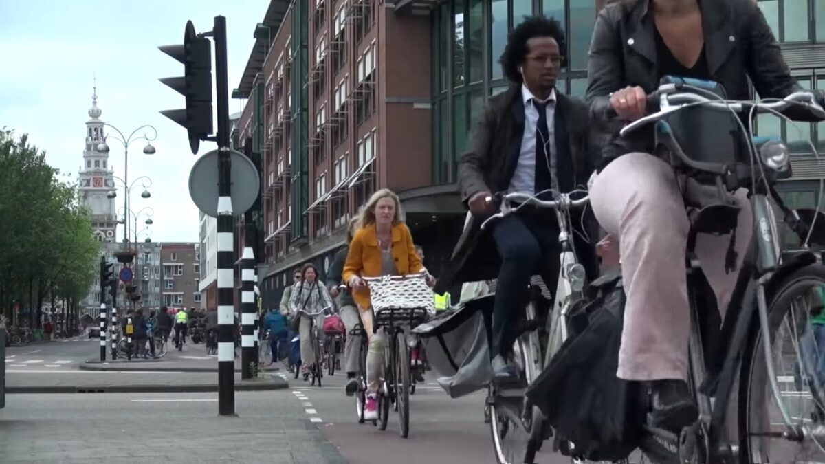streetfilms-bicycle-anecdotes-from-amsterdam-g4qgzsann7s-1348x758-1m07s